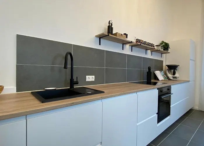 Direkter Moselblick 126m² Grosser Altbau Und Terrasse Lägenhet *