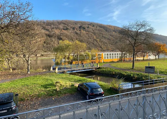 Lägenhet Direkter Moselblick 126m² Grosser Altbau Und Terrasse Sankt Aldegund