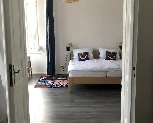 Direkter Moselblick 126m² Grosser Altbau Und Terrasse Lägenhet